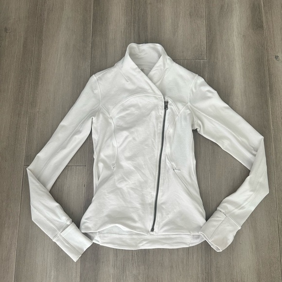 Lulu Precision Jacket in White - Picture 9 of 16